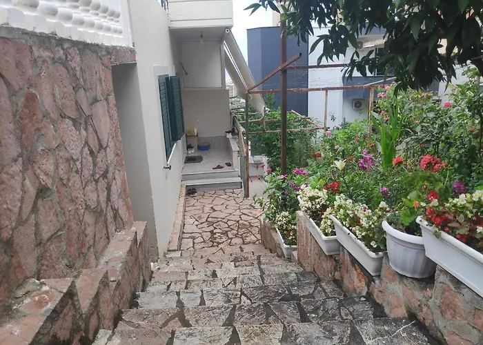 Zani Apartment